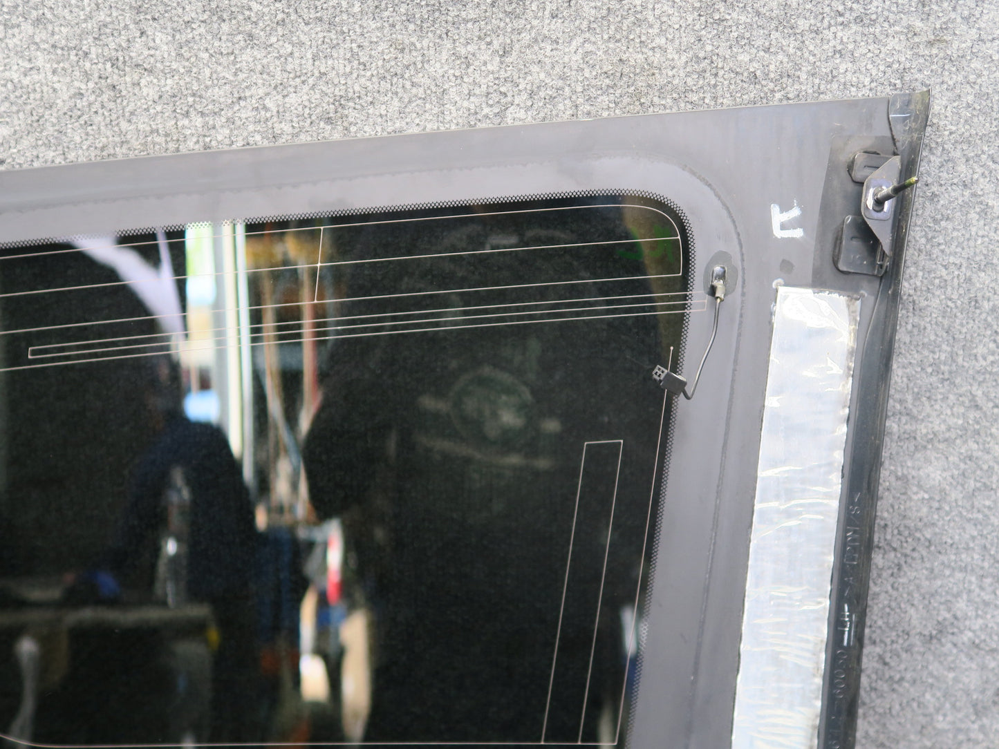 2003-2009 Lexus UZJ120L GX470 Rear Left Quarter Heated Glass Window