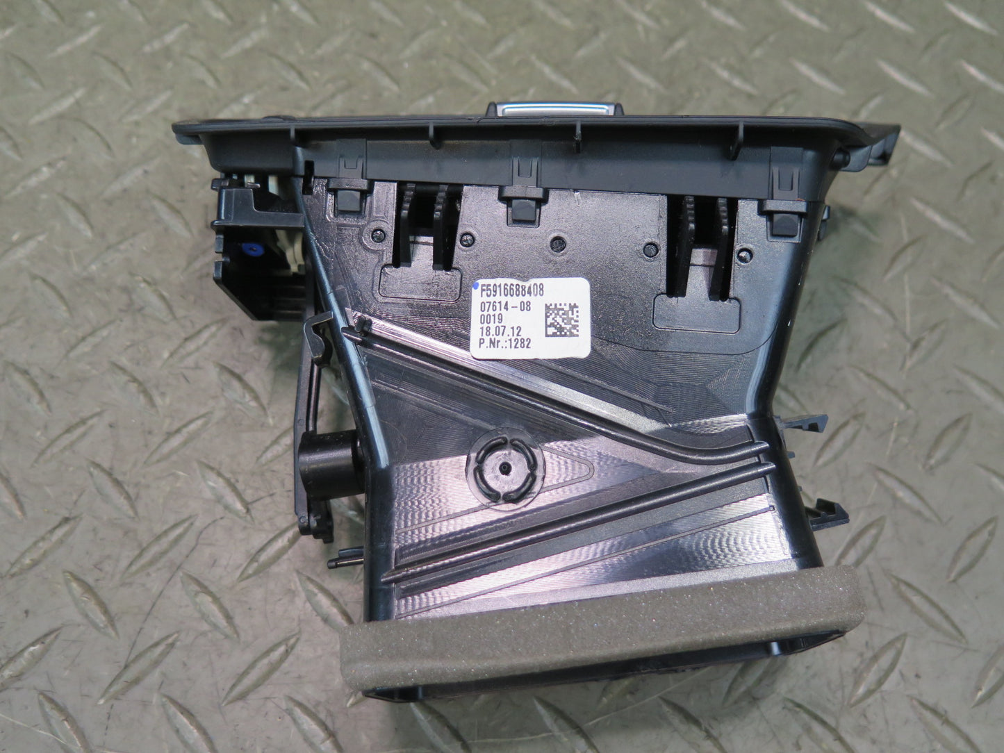 11-16 BMW F10 550iX Set of 2 Dash Front Left & Right A/C Air Vent Grille OEM