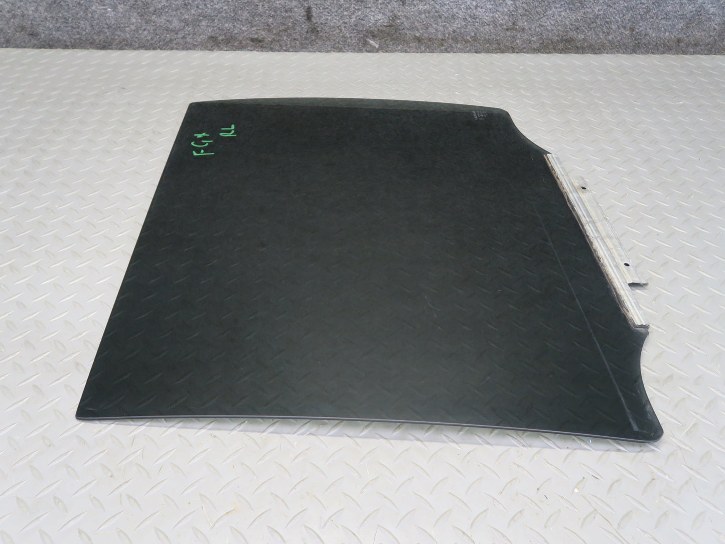 2003-2009 Lexus UZJ120L GX470 Rear Left Door Glass Window