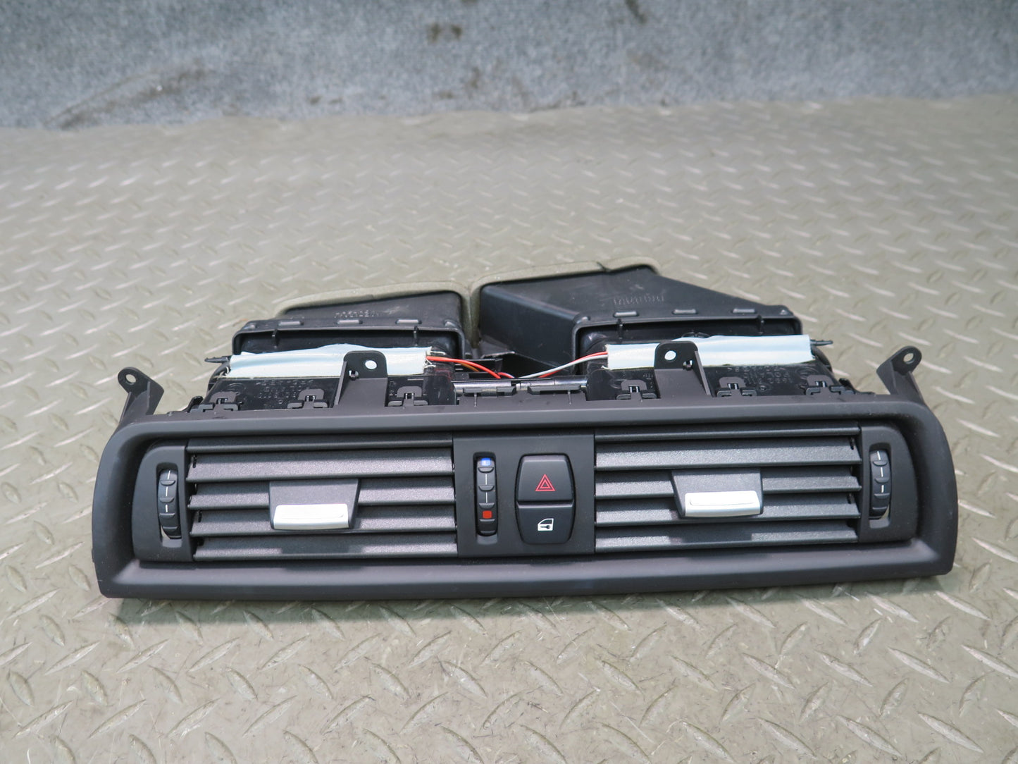 11-16 BMW F10 550iX Dash Center A/C Air Vent Grille w Hazard Switch OEM