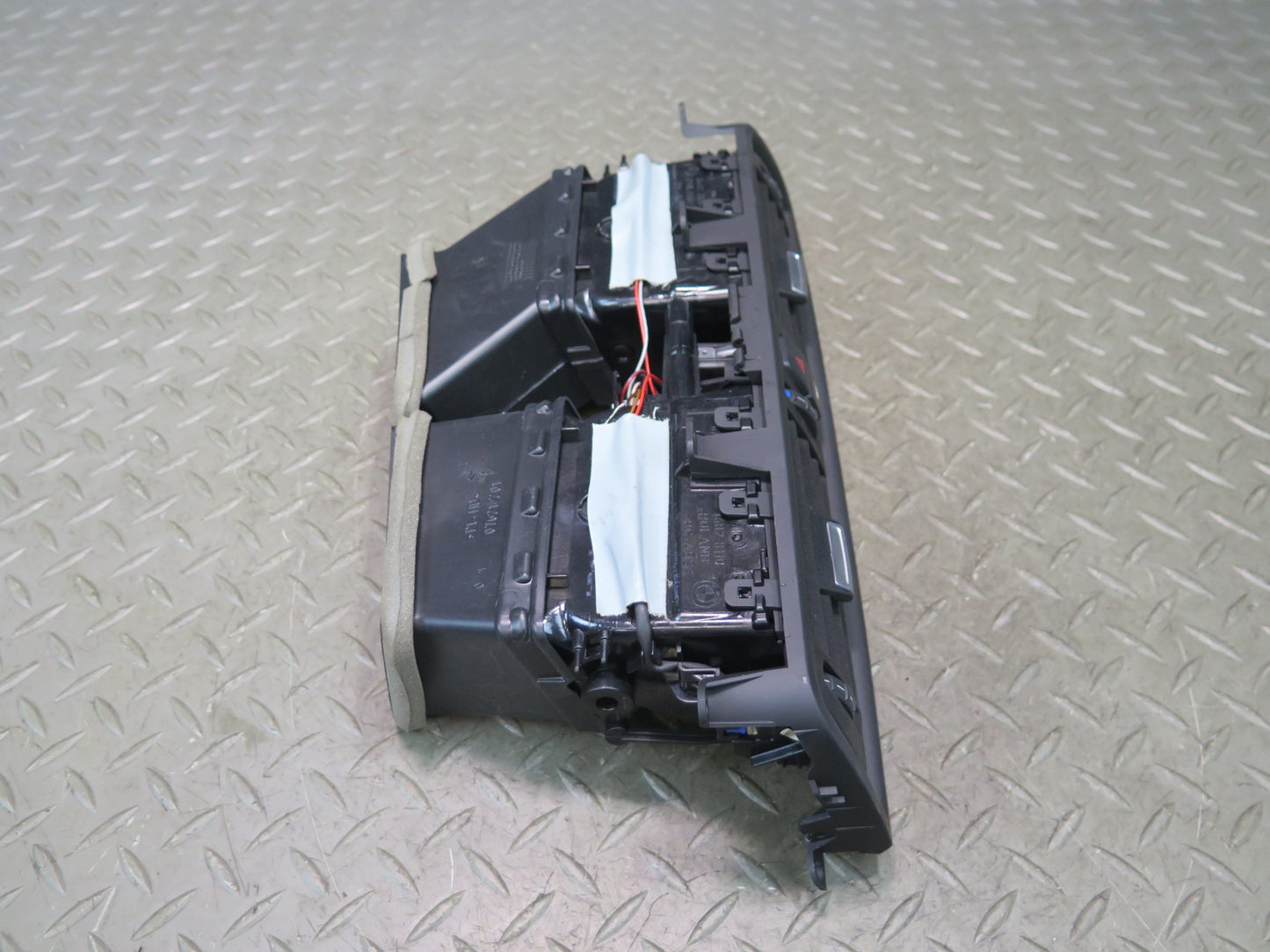 11-16 BMW F10 550iX Dash Center A/C Air Vent Grille w Hazard Switch OEM