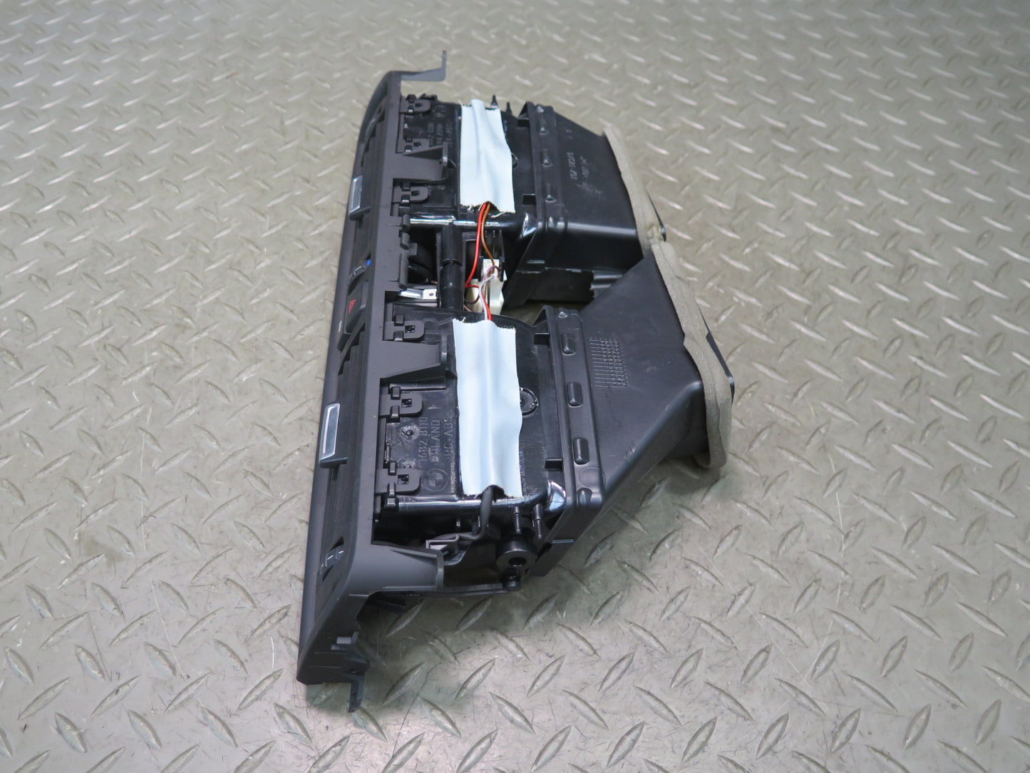 11-16 BMW F10 550iX Dash Center A/C Air Vent Grille w Hazard Switch OEM