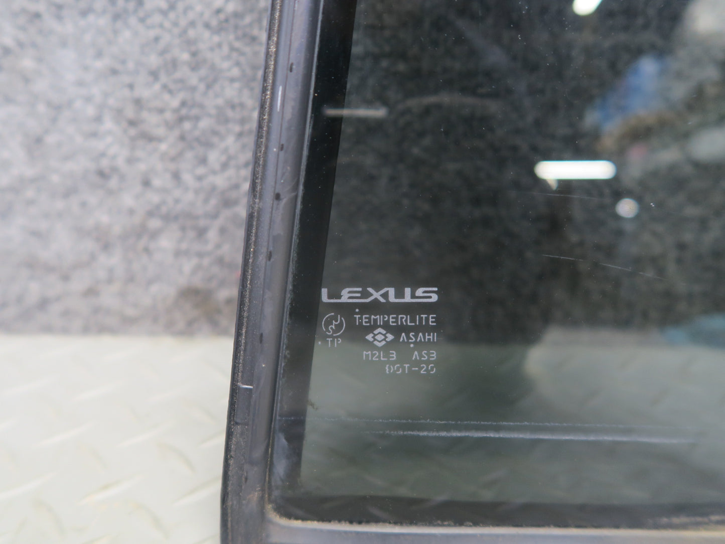 2003-2009 Lexus UZJ120L GX470 Rear Right Door Fixed Glass Window