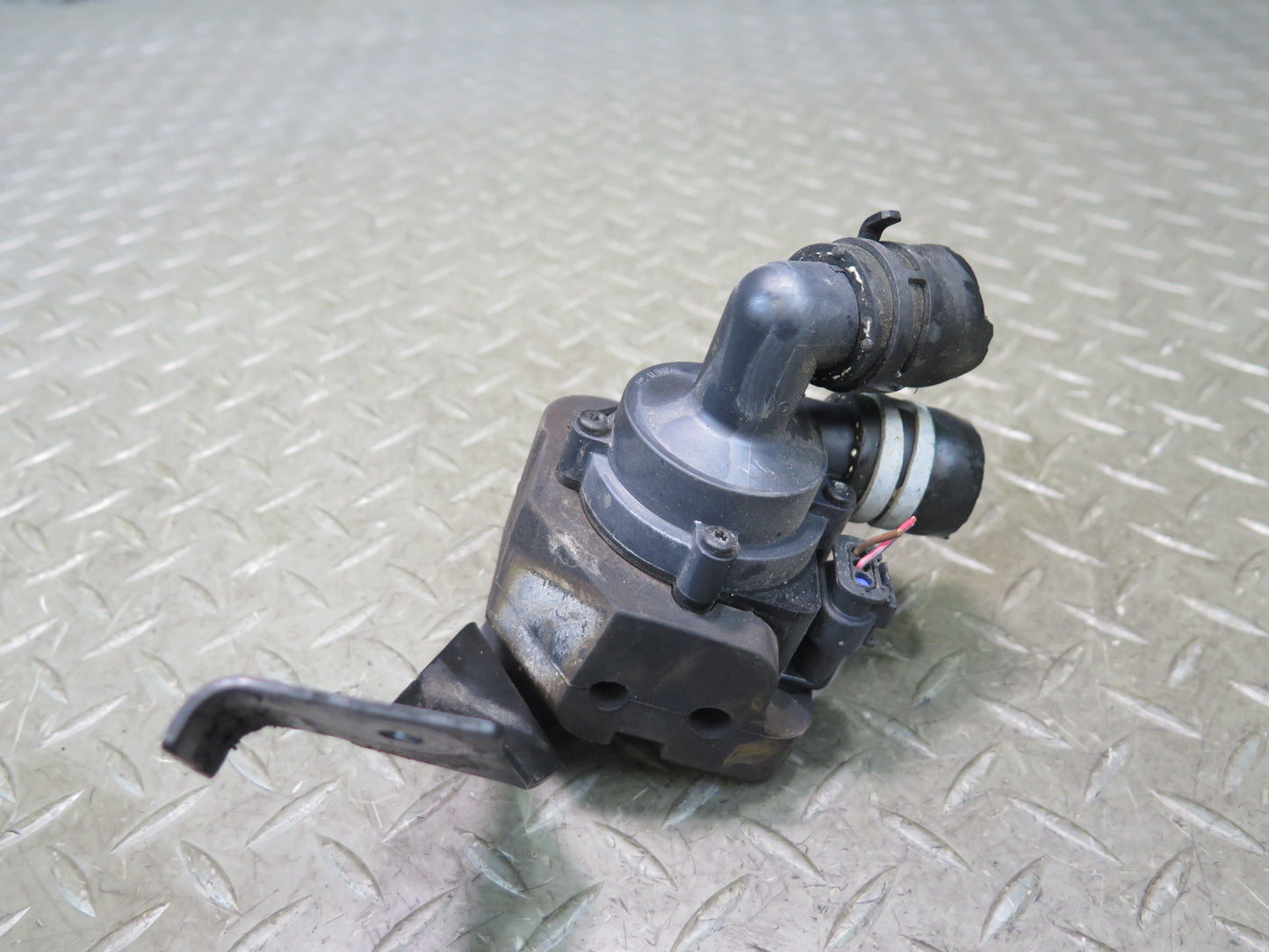 11-16 BMW F10 550iX N63 Electric Auxiliary AUX Coolant Water Pump 9239313 OEM