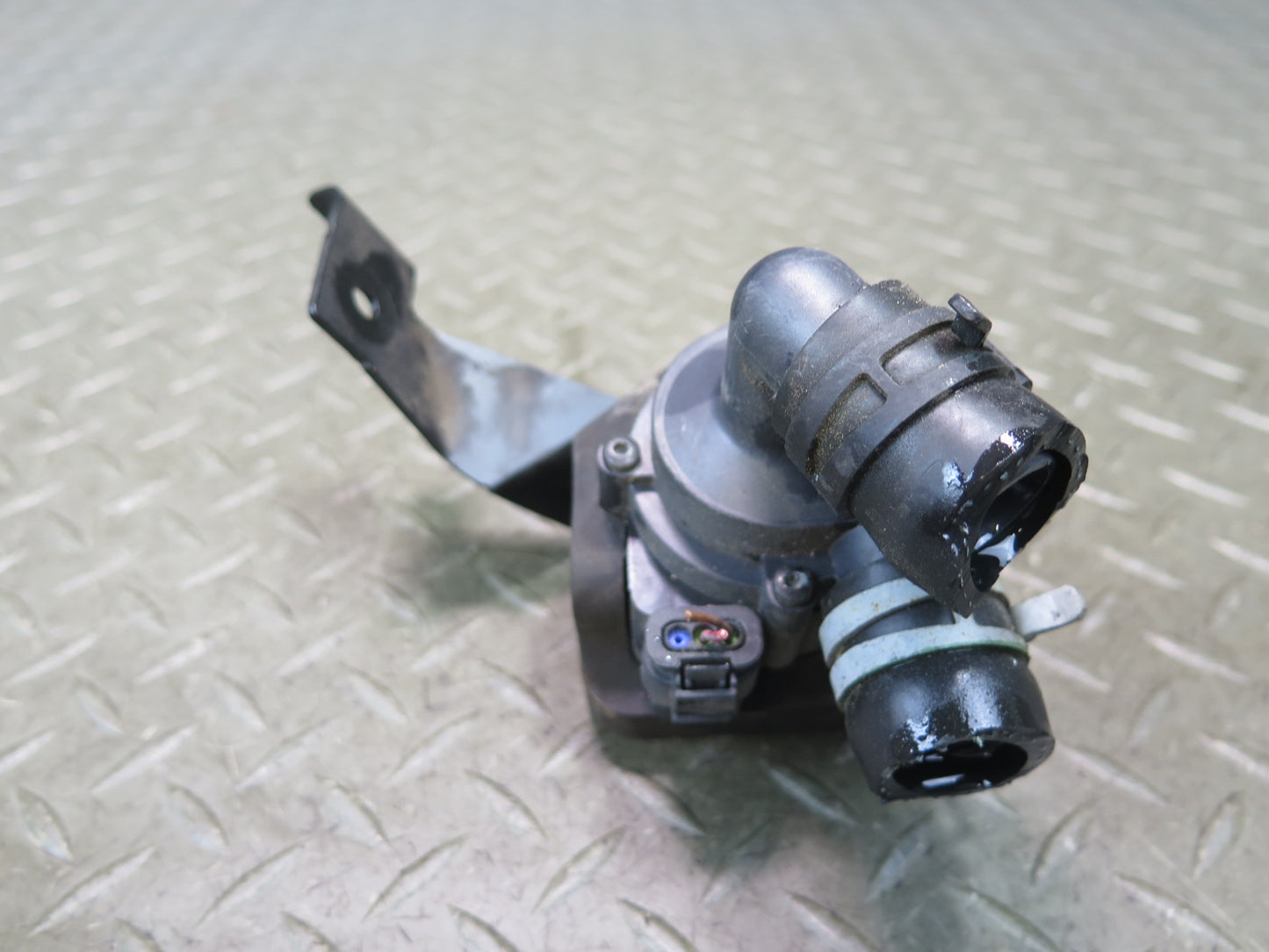 11-16 BMW F10 550iX N63 Electric Auxiliary AUX Coolant Water Pump 9239313 OEM