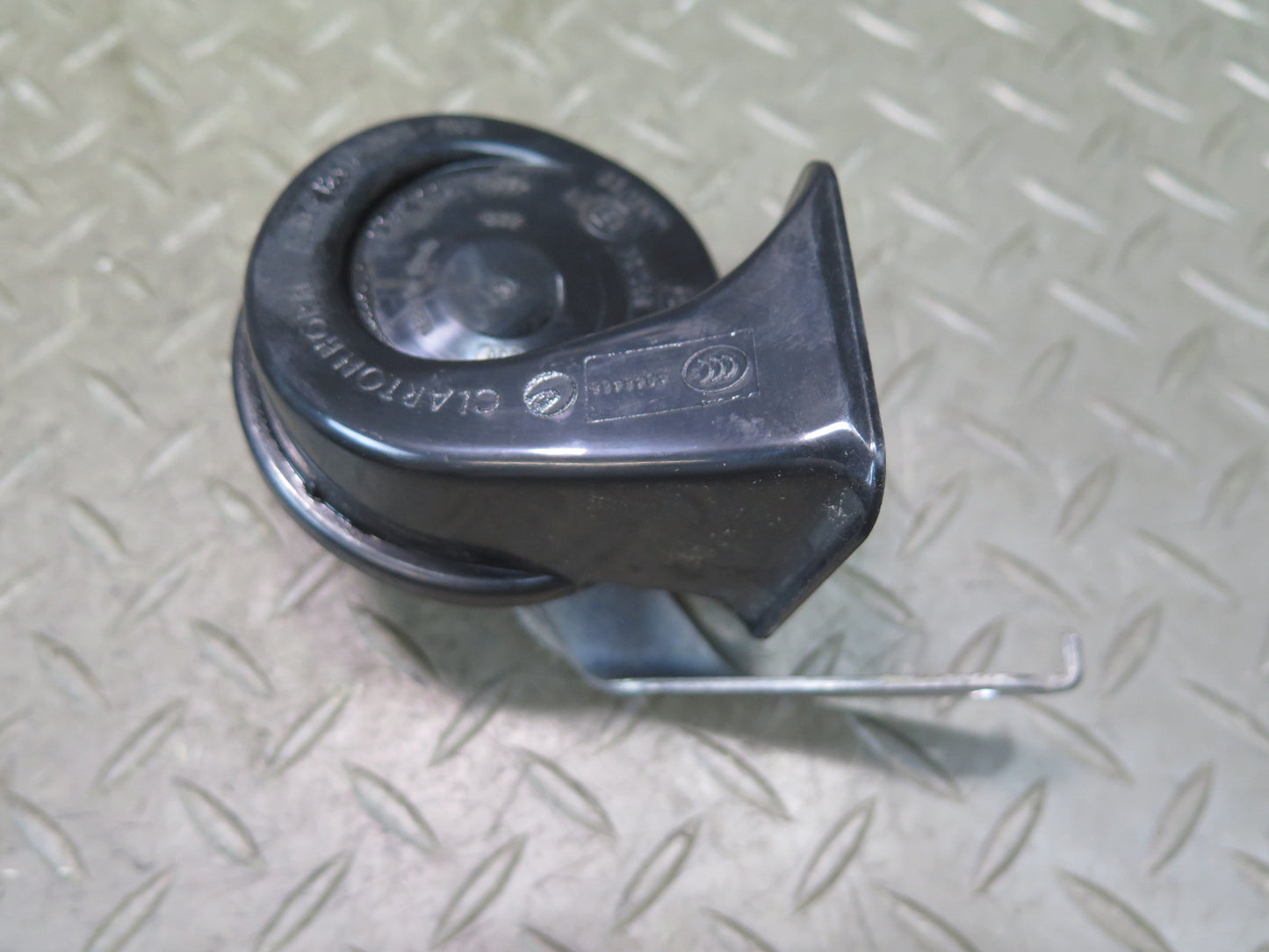 11-16 BMW F10 550iX Set of 2 High & Low Tone Note Horn Pitch Signal OEM