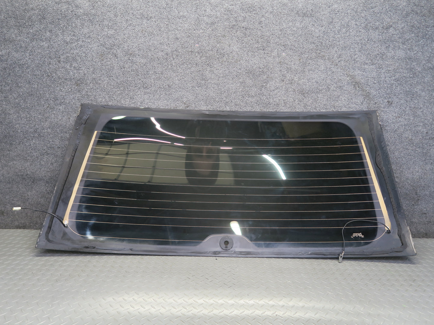 2003-2009 Lexus UZJ120L GX470 Rear Trunk Lid Tailgate Heated Glass Window