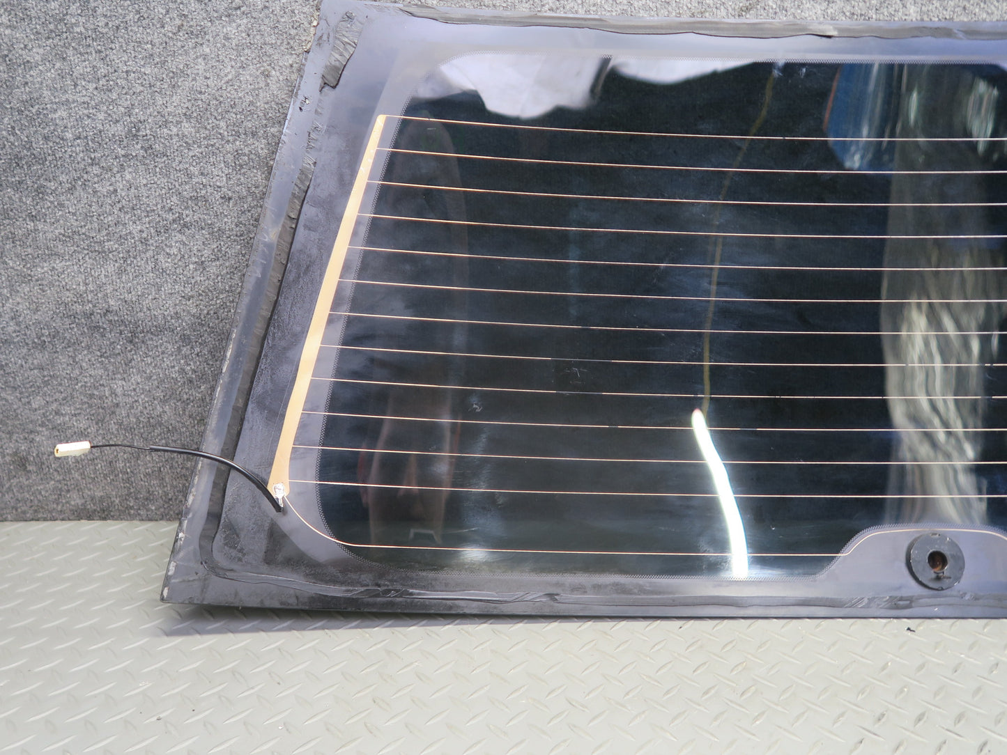 2003-2009 Lexus UZJ120L GX470 Rear Trunk Lid Tailgate Heated Glass Window