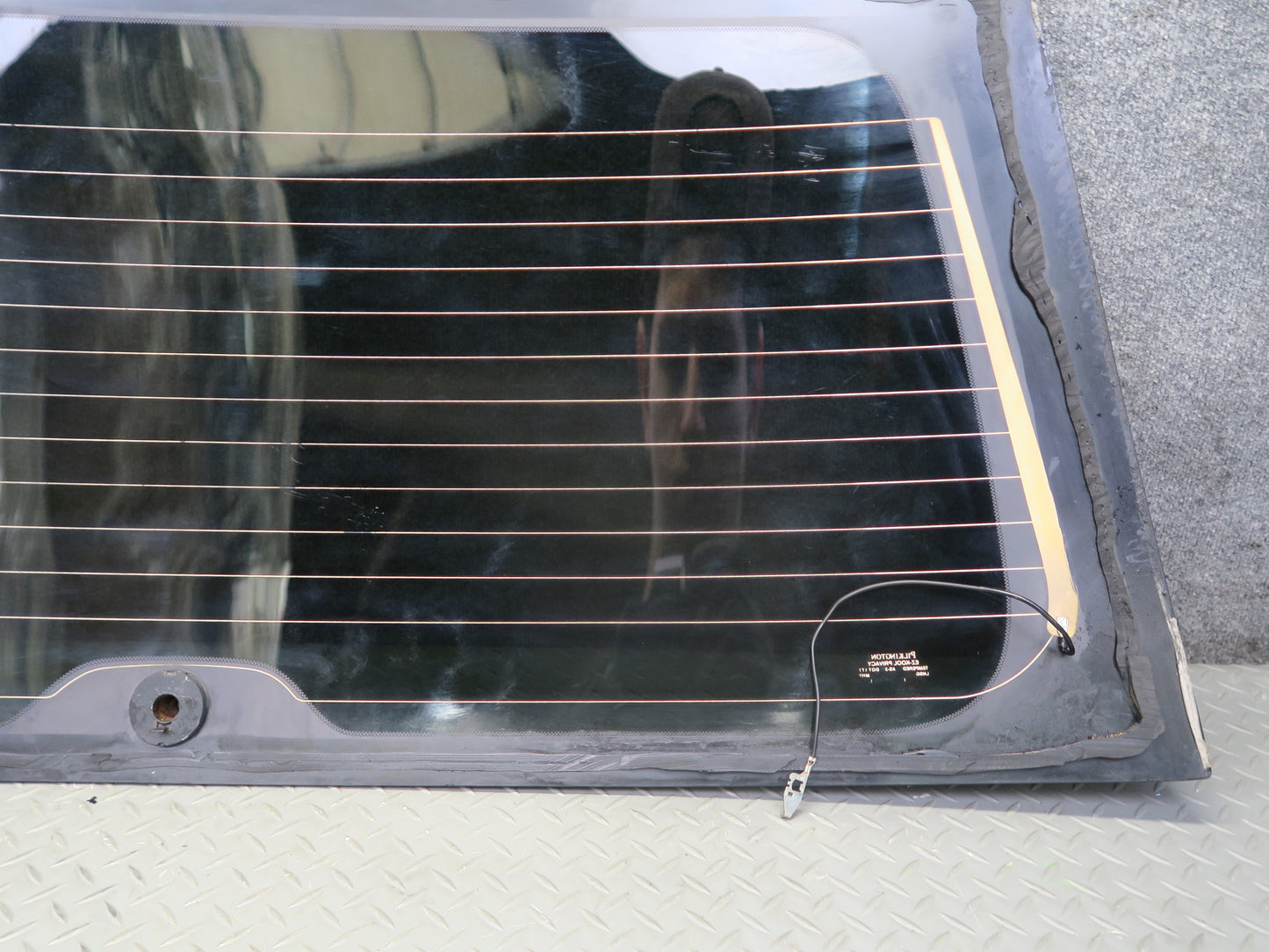 2003-2009 Lexus UZJ120L GX470 Rear Trunk Lid Tailgate Heated Glass Window