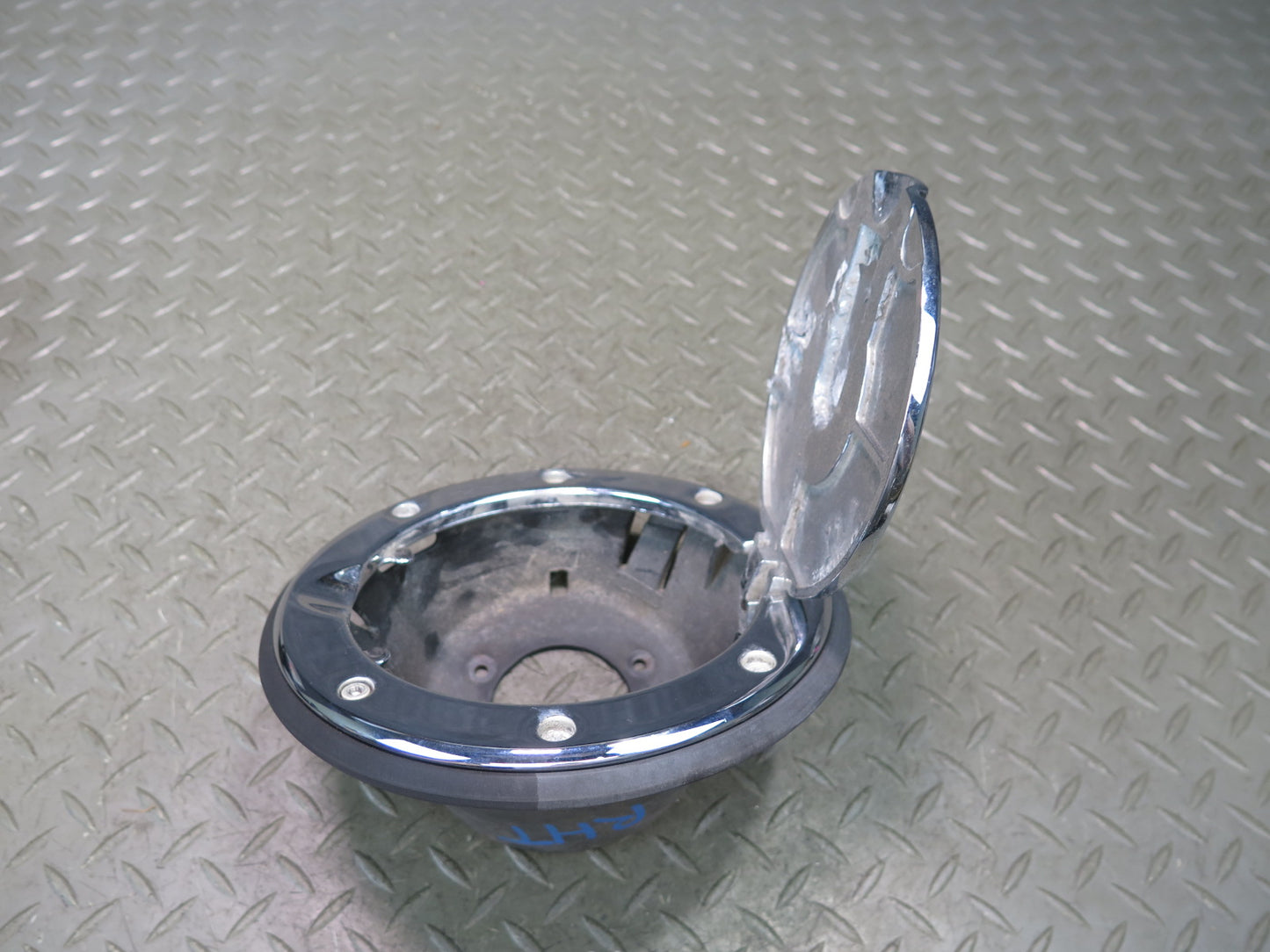 2003-2007 Hummer H2 Fuel Door Lid Chrome Cover W/ Housing