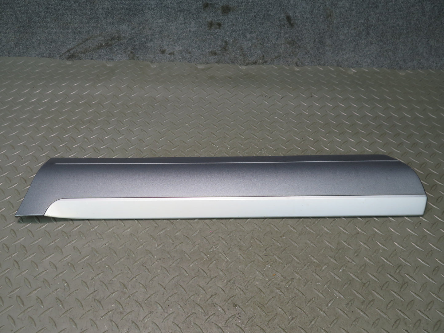 2003-2010 Porsche Cayenne 955 Rear Left Door Lower Trim Molding