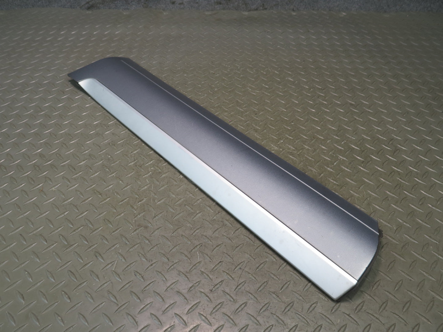 2003-2010 Porsche Cayenne 955 Rear Left Door Lower Trim Molding