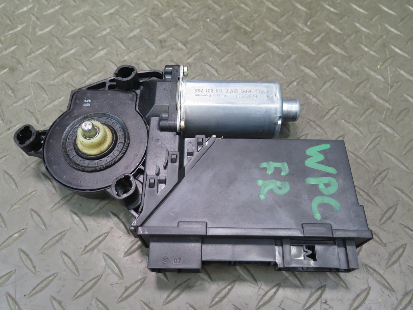2003-2010 Porsche Cayenne 955 Front Right Door Window Regulator Motor 3D1959792A