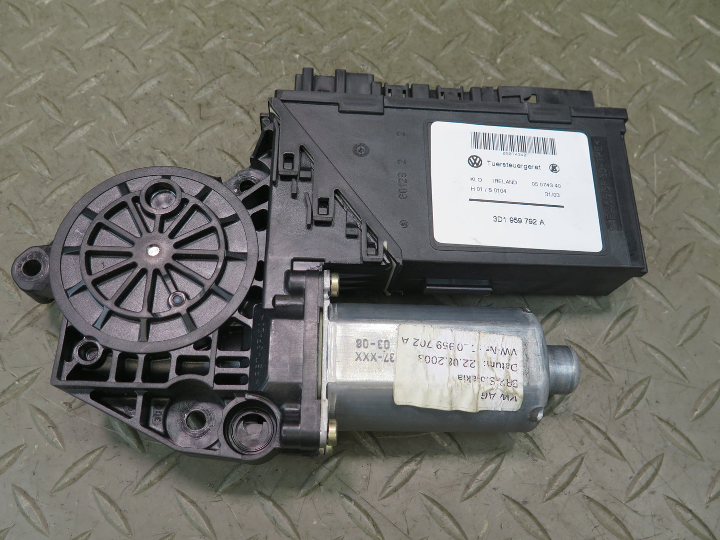 2003-2010 Porsche Cayenne 955 Front Right Door Window Regulator Motor 3D1959792A