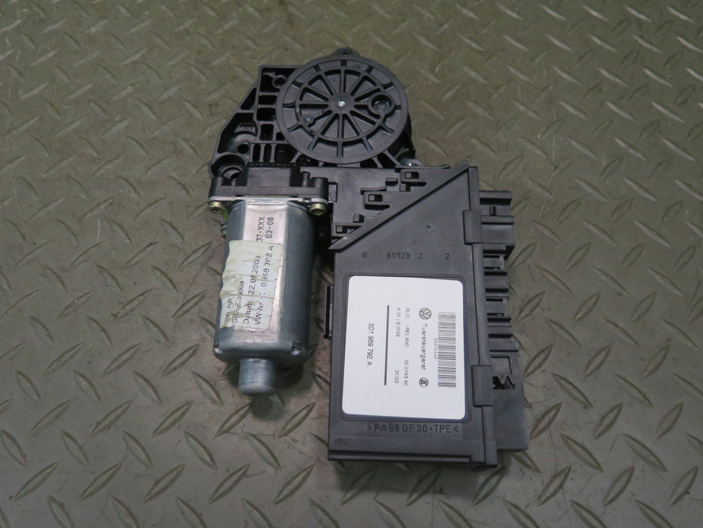 2003-2010 Porsche Cayenne 955 Front Right Door Window Regulator Motor 3D1959792A