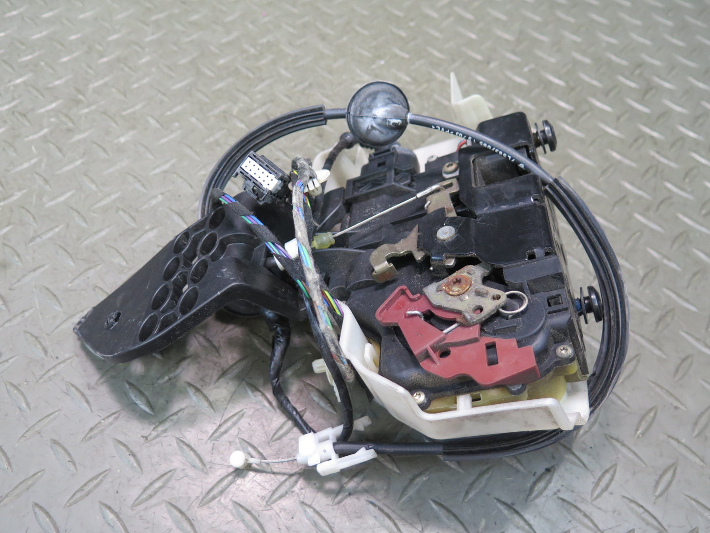 2003-2010 Porsche Cayenne 955 Front Left Door Lock Latch Actuator