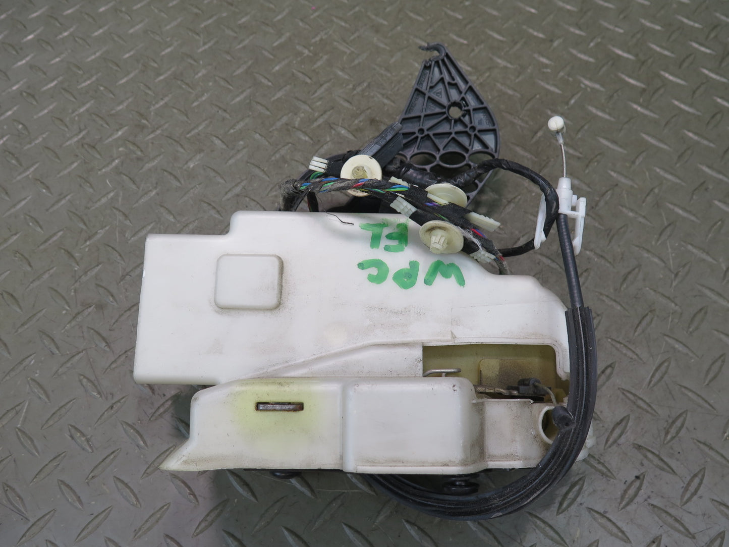 2003-2010 Porsche Cayenne 955 Front Left Door Lock Latch Actuator