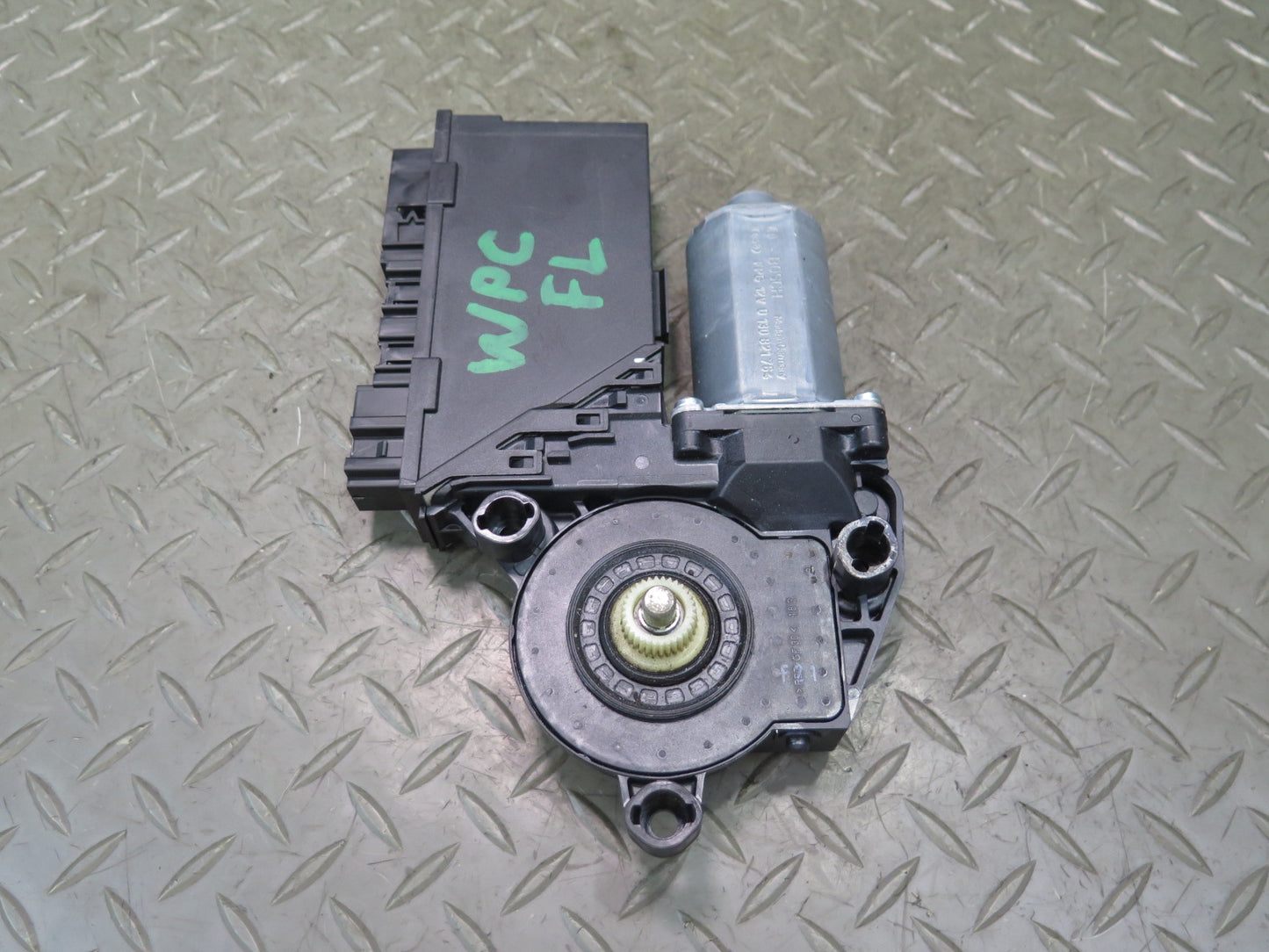 2003-2010 Porsche Cayenne 955 Front Left Door Window Regulator Motor 3D1959793F