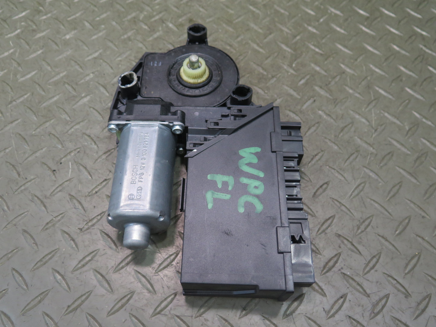 2003-2010 Porsche Cayenne 955 Front Left Door Window Regulator Motor 3D1959793F