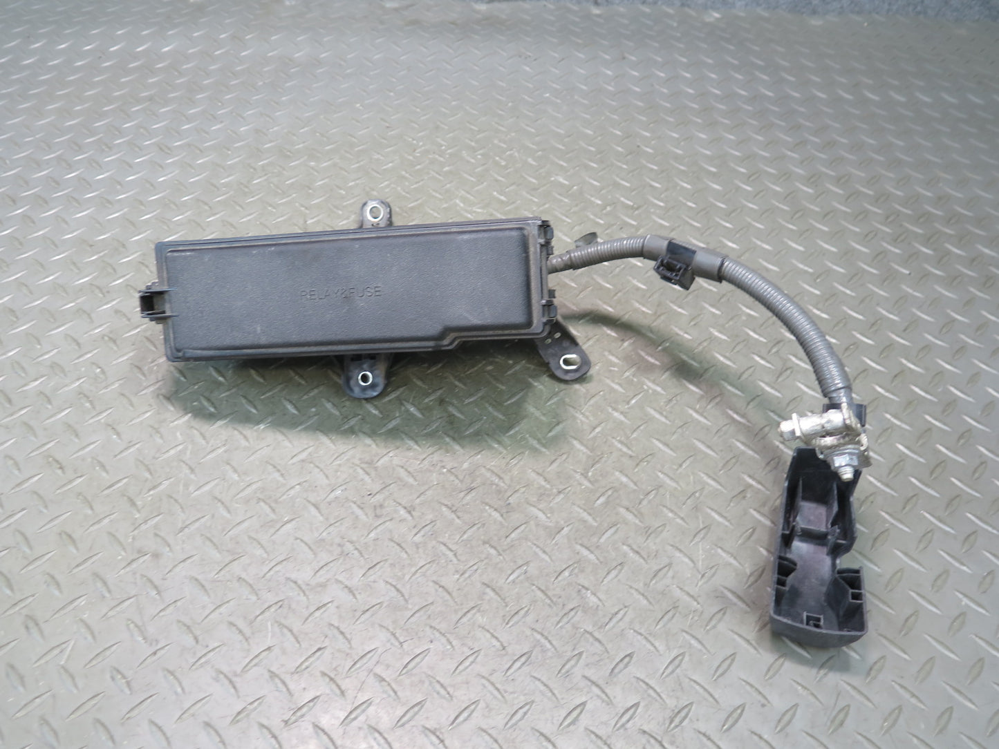 16-17 Lexus GSC16L RC350 RC300 Engine Positive Battery Fuse Panel w Terminal OEM