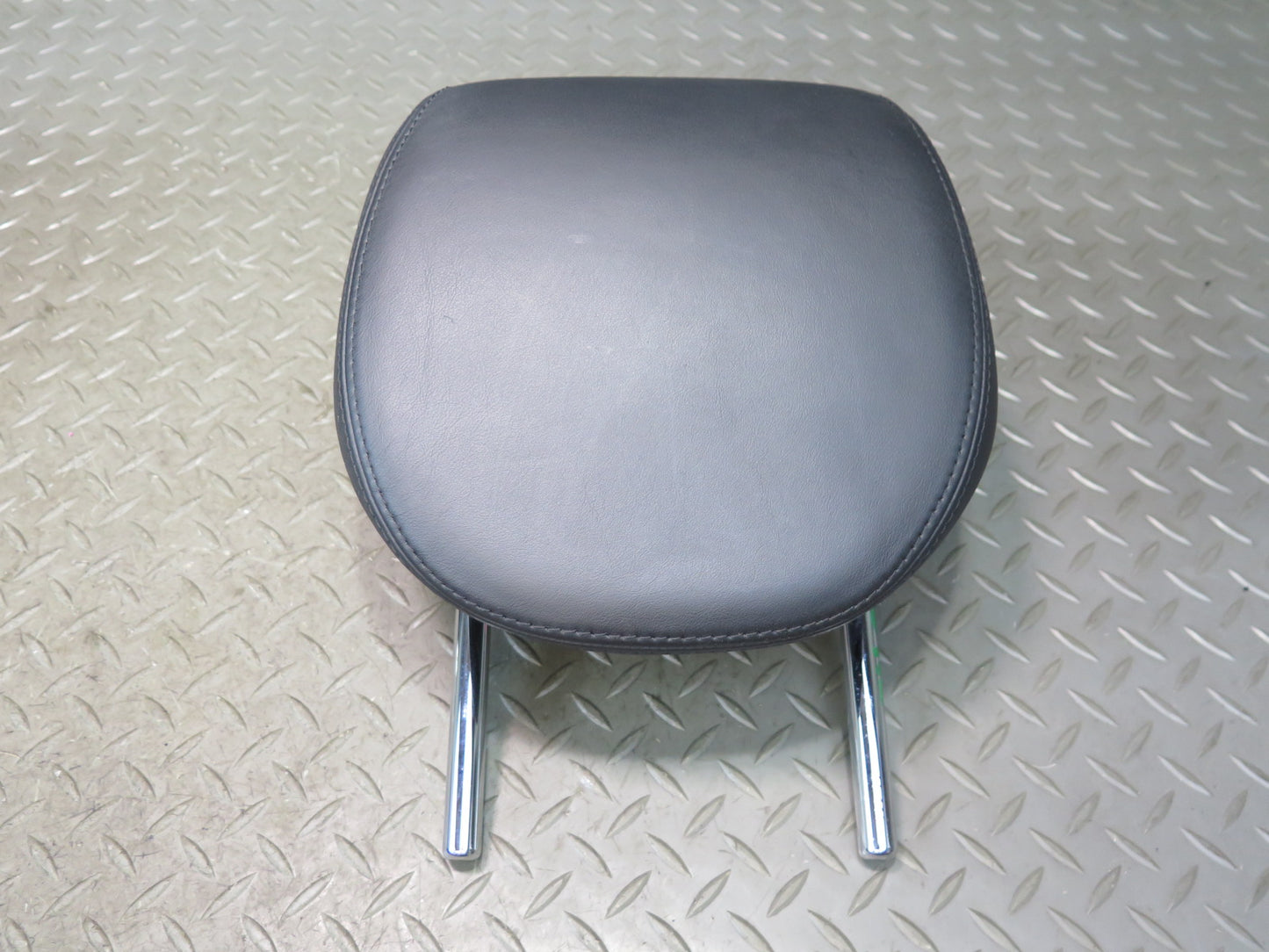 2003-2004 Porsche Cayenne 955 Rear Left Center Right Leather Headrest Set of 3