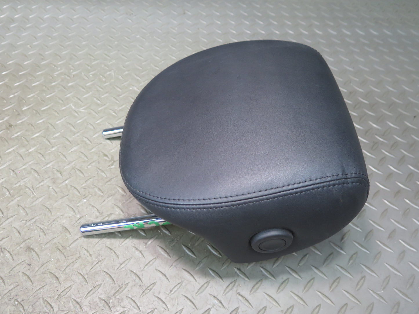 2003-2004 Porsche Cayenne 955 Rear Left Center Right Leather Headrest Set of 3