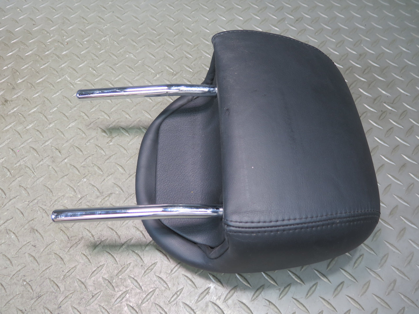 2003-2004 Porsche Cayenne 955 Rear Left Center Right Leather Headrest Set of 3