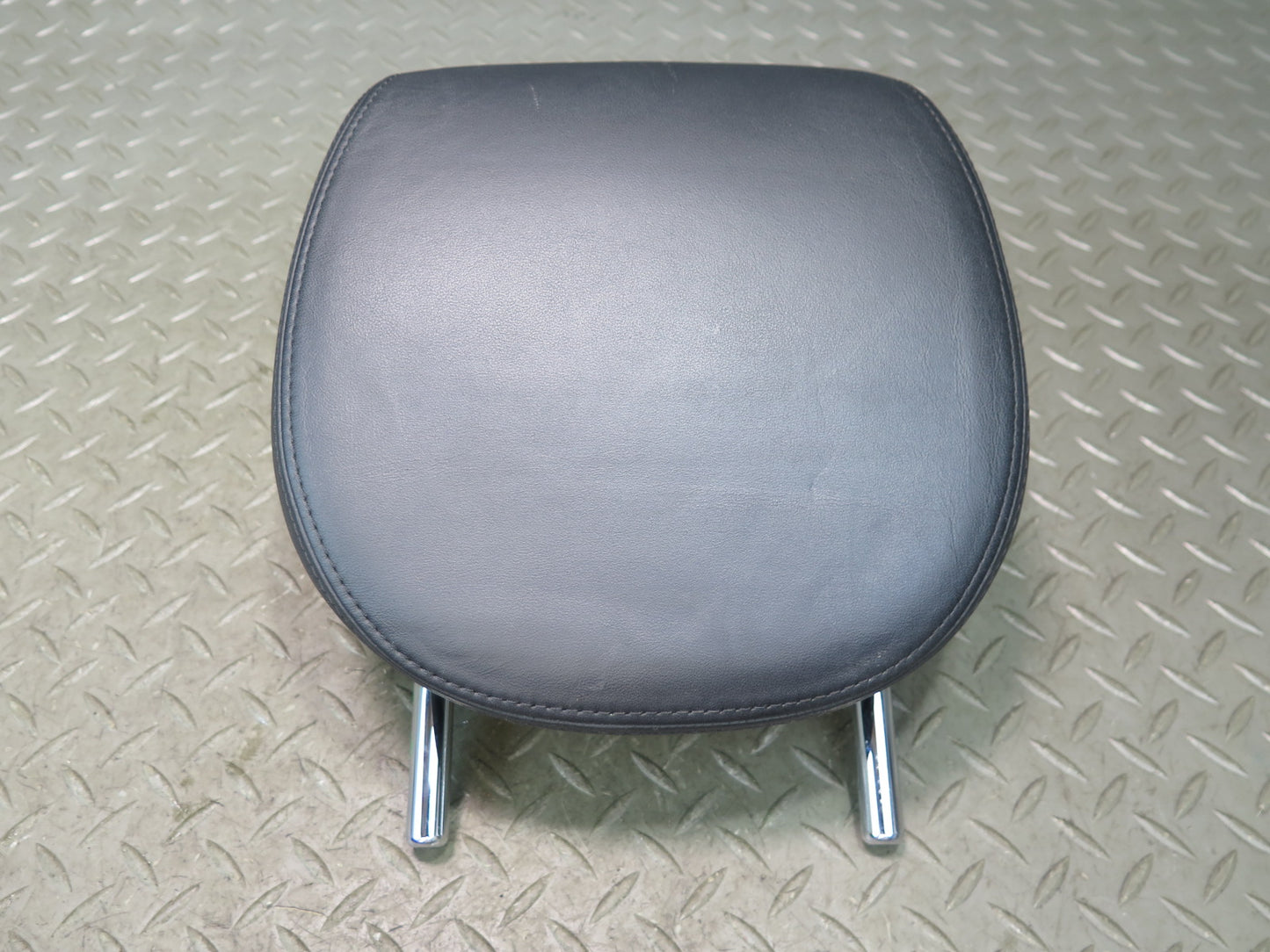 2003-2004 Porsche Cayenne 955 Rear Left Center Right Leather Headrest Set of 3