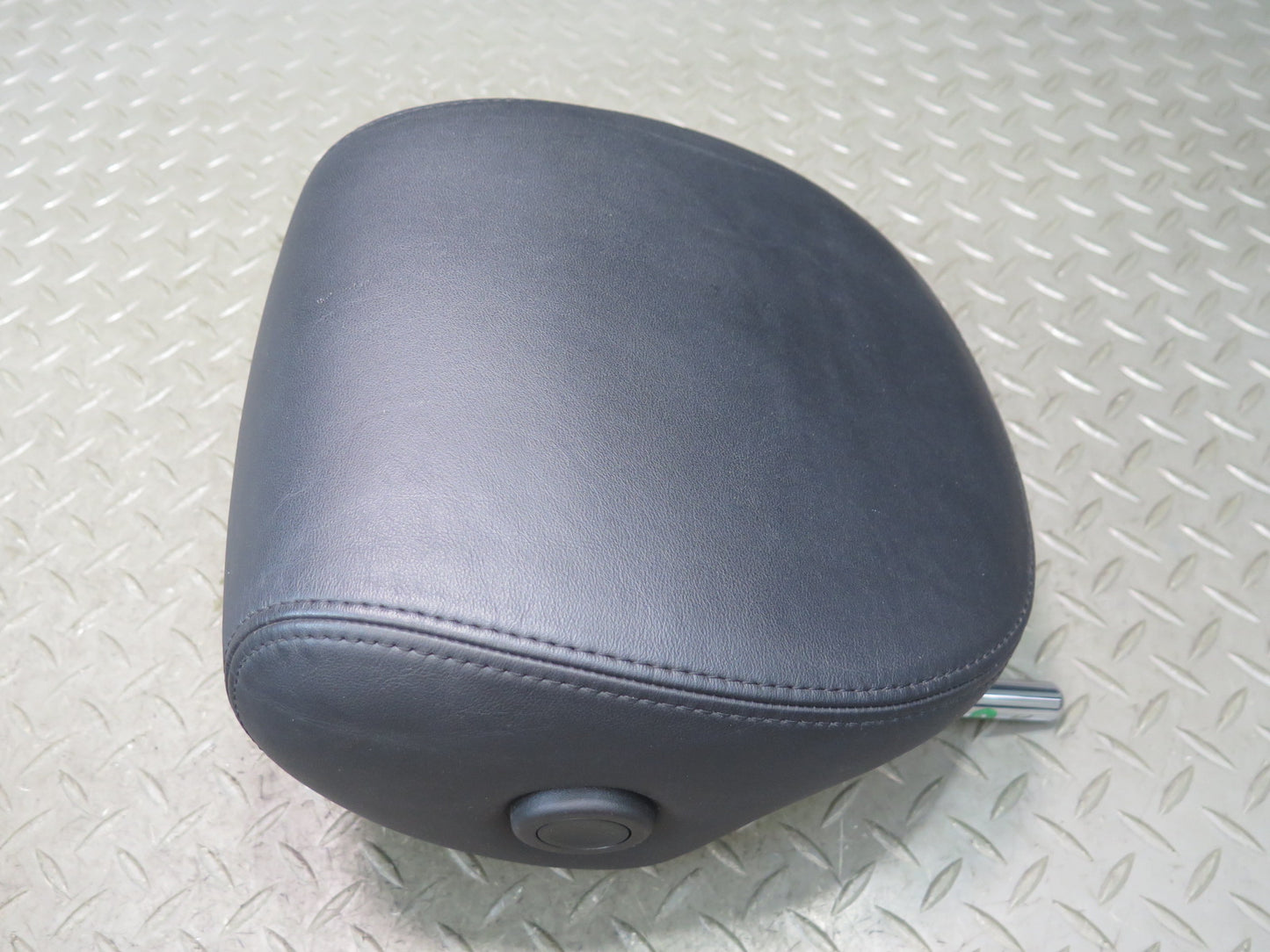 2003-2004 Porsche Cayenne 955 Rear Left Center Right Leather Headrest Set of 3