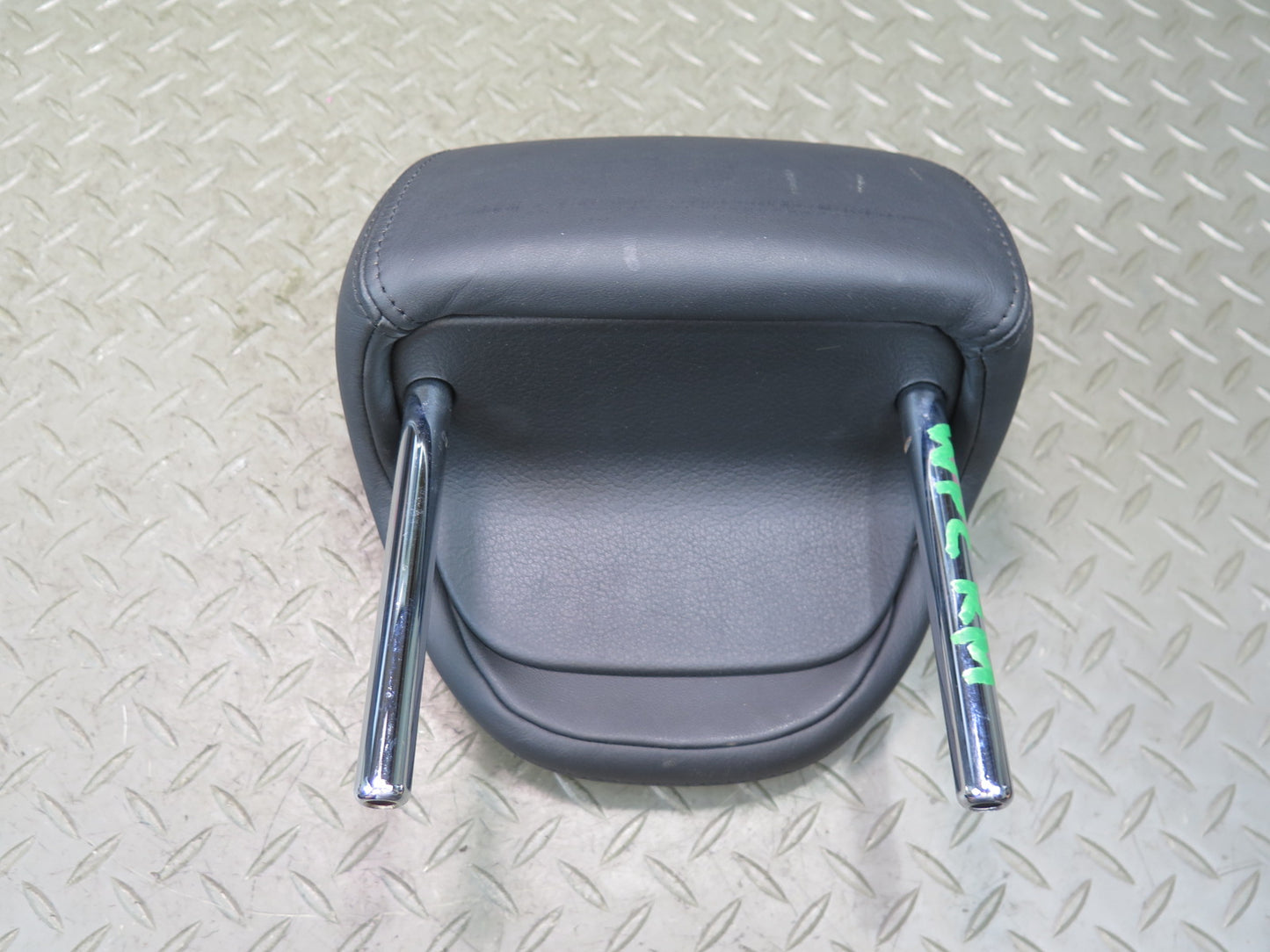 2003-2004 Porsche Cayenne 955 Rear Left Center Right Leather Headrest Set of 3