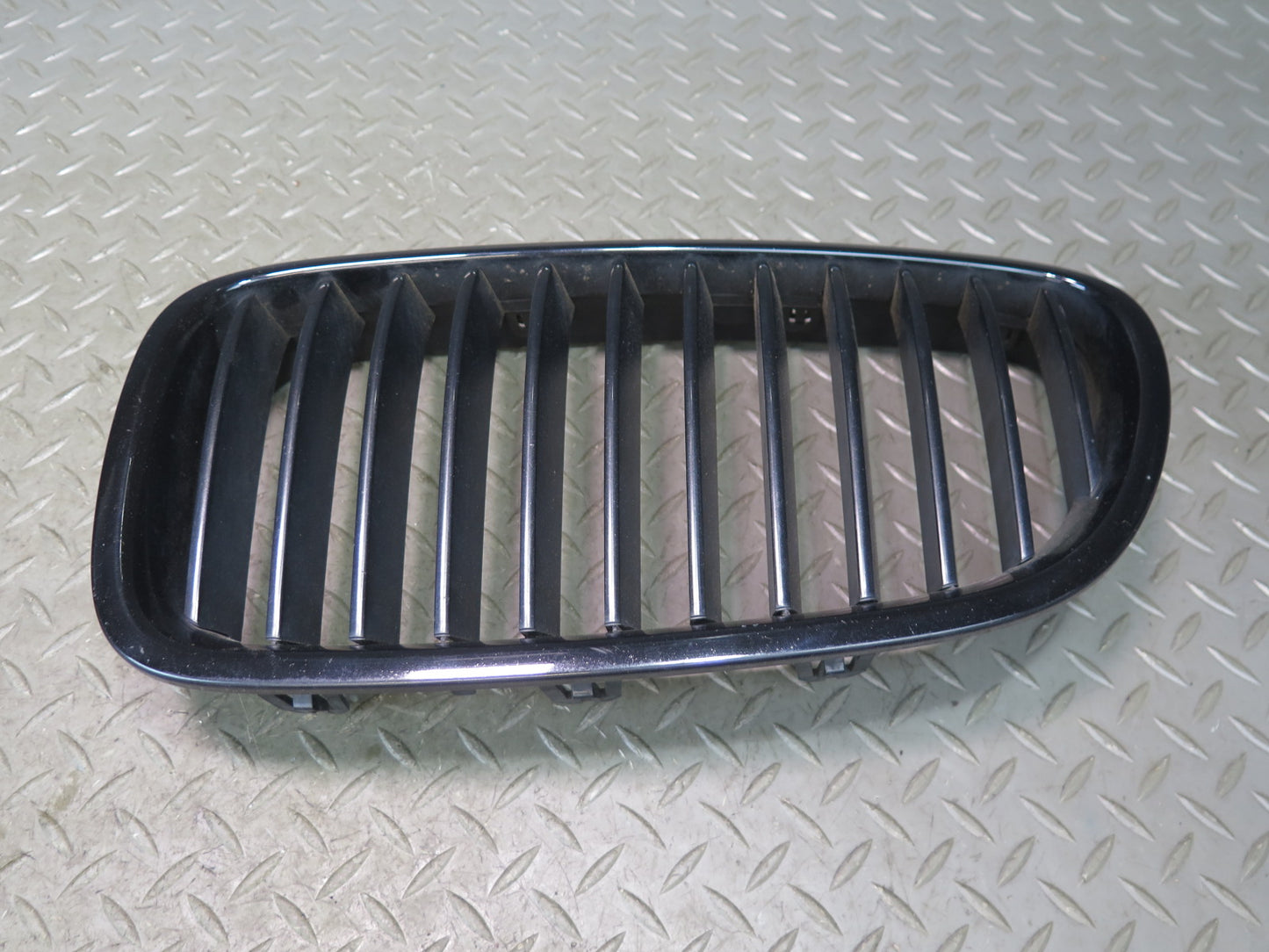 11-13 BMW F10 550iX Set of 2 Front Left & Right Bumper Kidney Grille OEM