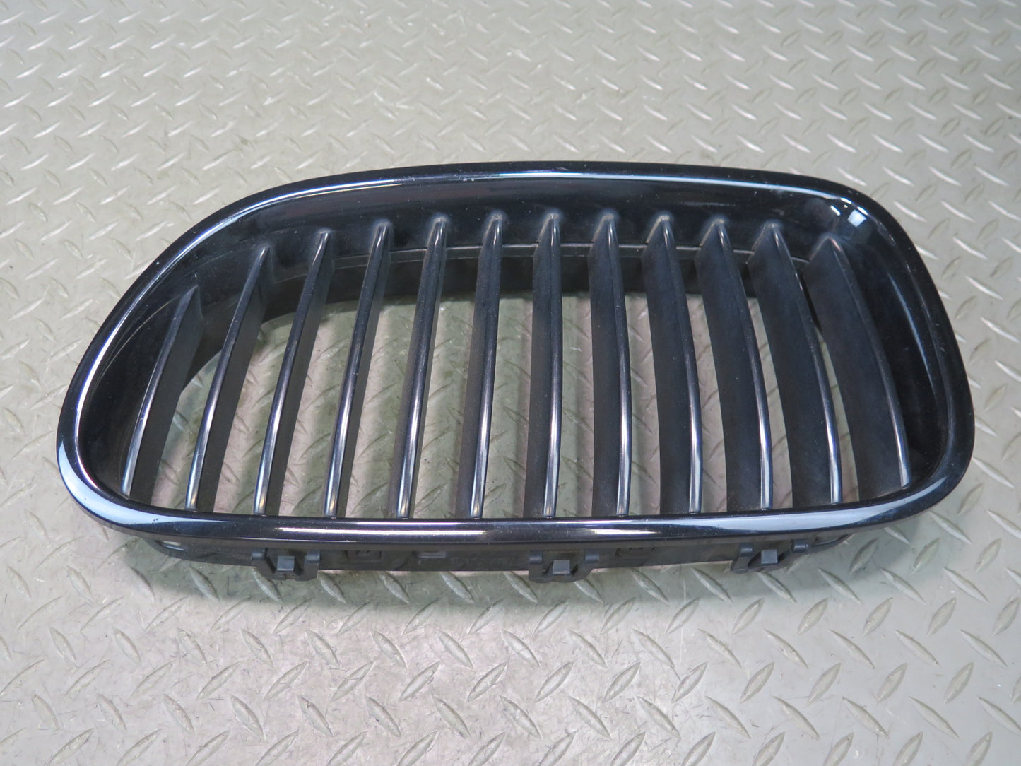 11-13 BMW F10 550iX Set of 2 Front Left & Right Bumper Kidney Grille OEM
