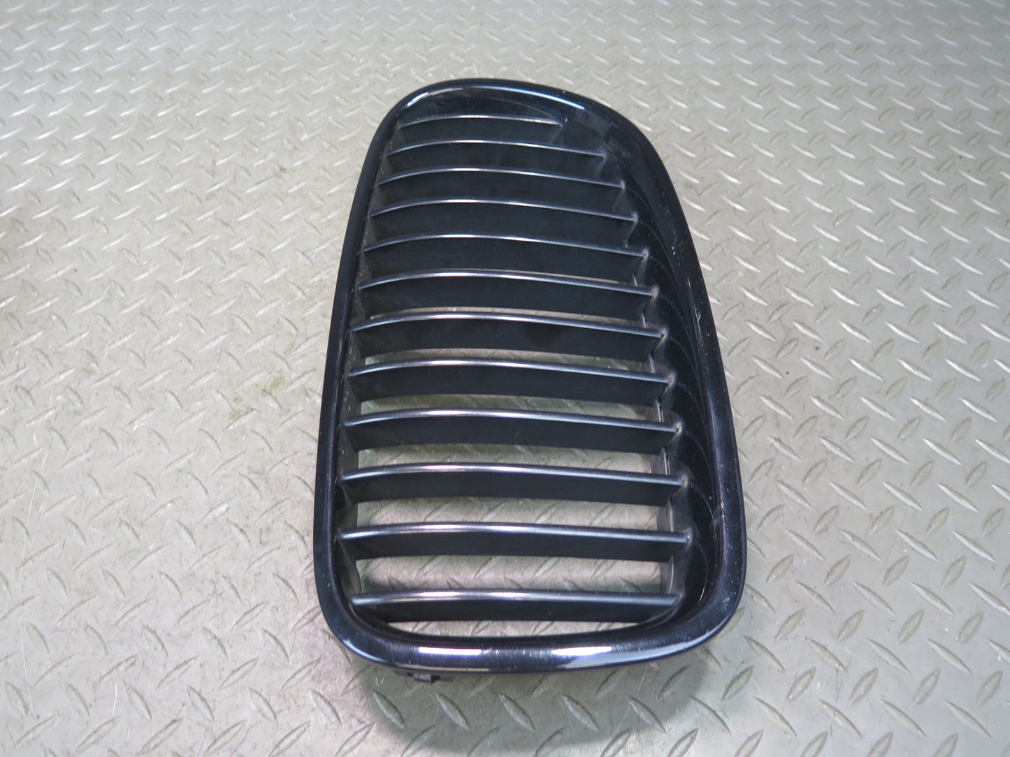 11-13 BMW F10 550iX Set of 2 Front Left & Right Bumper Kidney Grille OEM