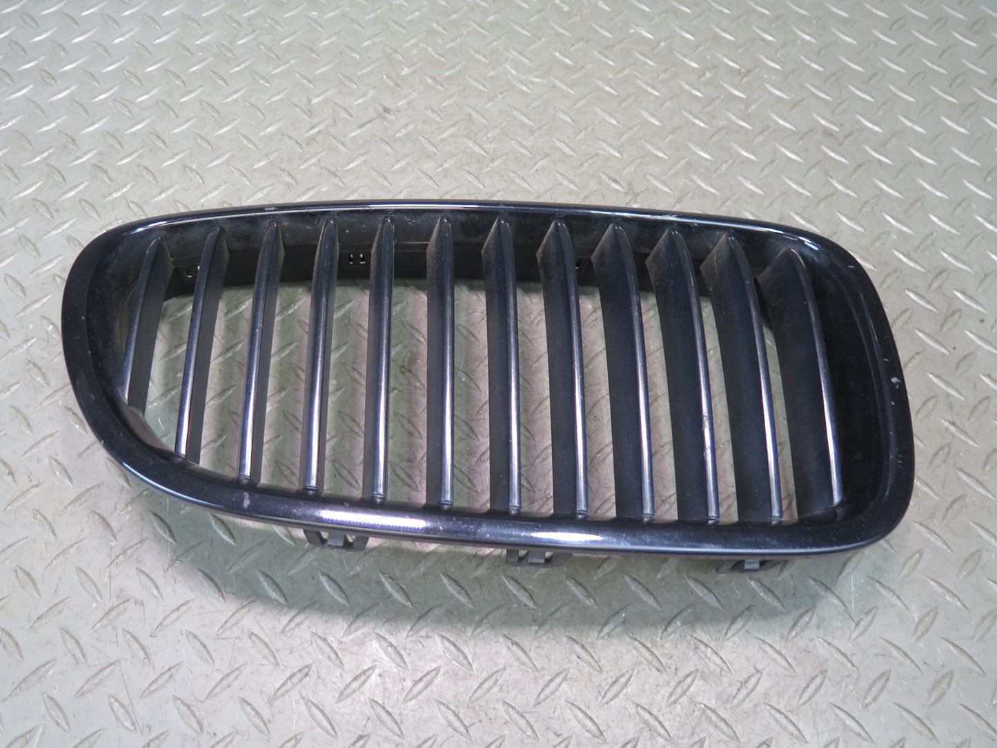 11-13 BMW F10 550iX Set of 2 Front Left & Right Bumper Kidney Grille OEM