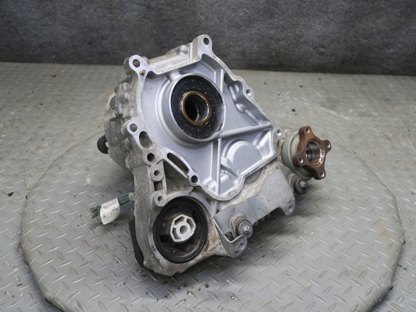 11-13 BMW F07 F10 550iX AWD ATC35L Transfer Case Box w Motor 87k Miles OEM