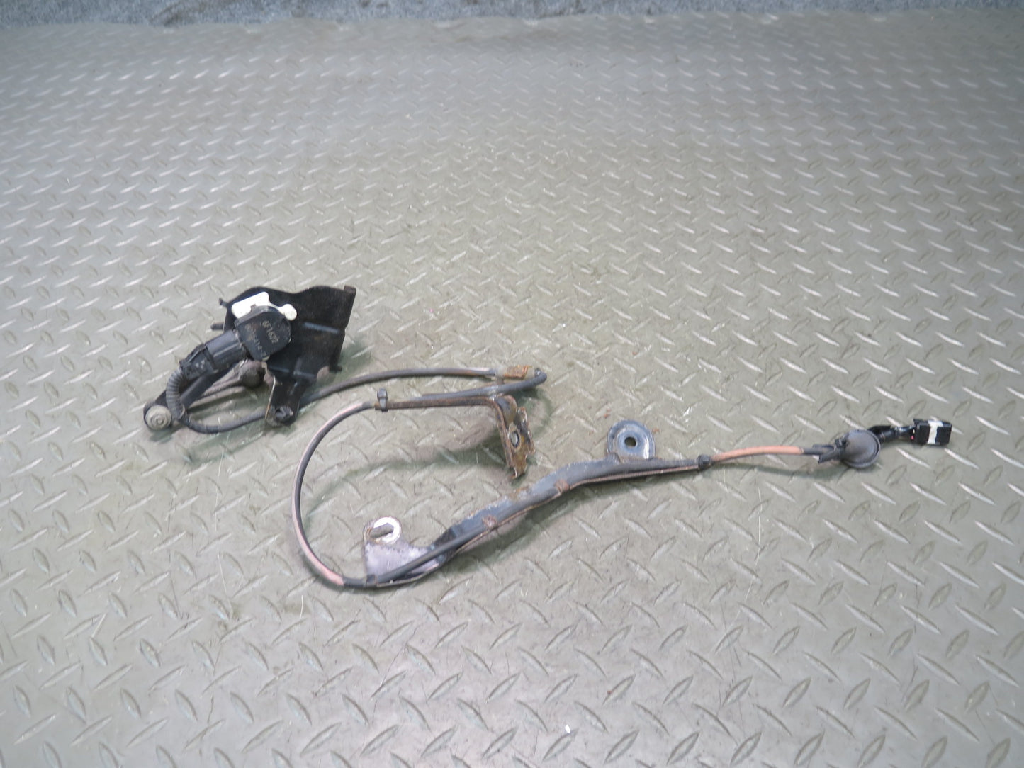 15-25 Lexus GSC16L RC350 RC300 Rear Left Suspension Height Level Sensor OEM
