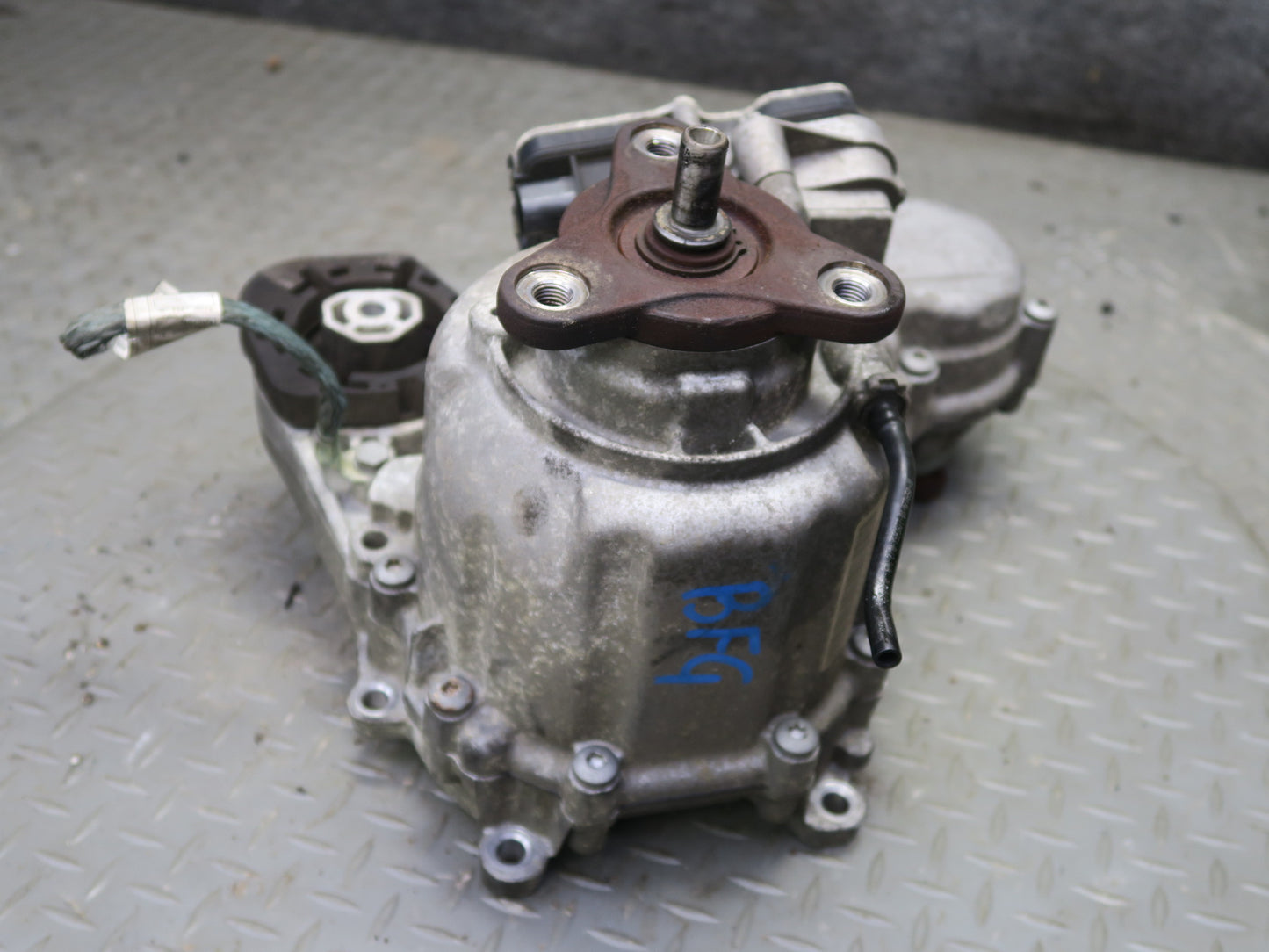 11-13 BMW F07 F10 550iX AWD ATC35L Transfer Case Box w Motor 87k Miles OEM