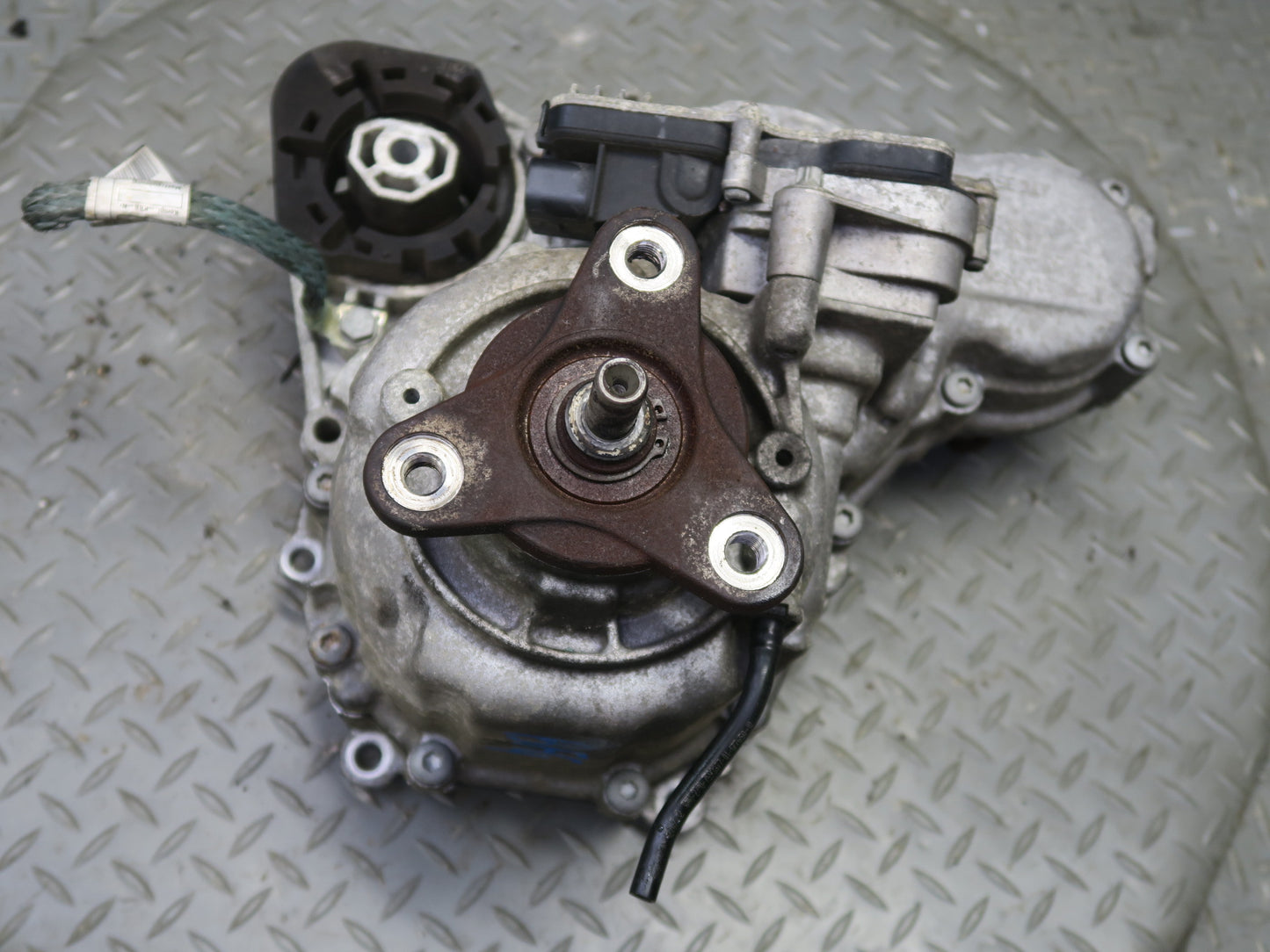 11-13 BMW F07 F10 550iX AWD ATC35L Transfer Case Box w Motor 87k Miles OEM