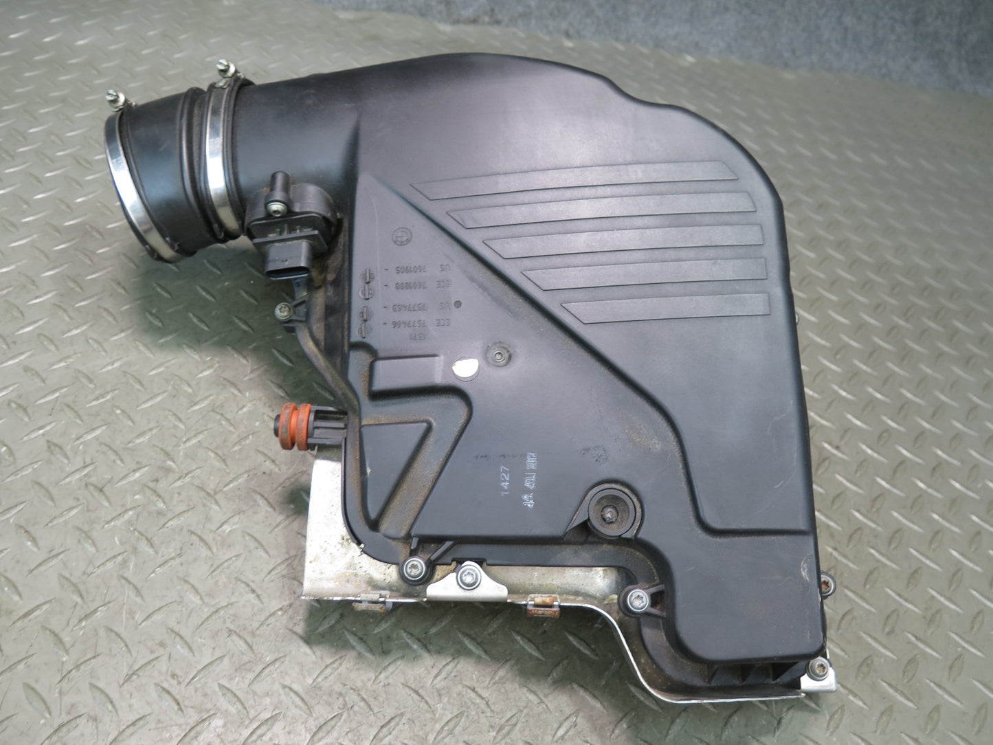 11-13 BMW F12 F10 550i N63 Right Air Intake Cleaner Filter Box w MAF Sensor OEM