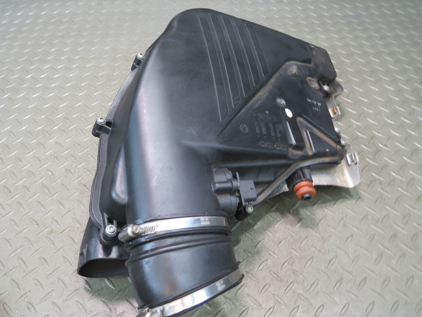 11-13 BMW F12 F10 550i N63 Right Air Intake Cleaner Filter Box w MAF Sensor OEM