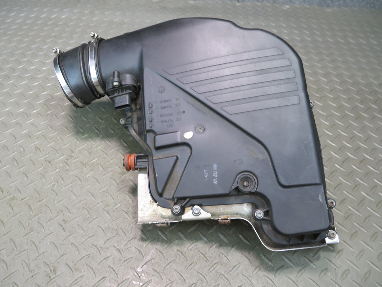 11-13 BMW F12 F10 550i N63 Right Air Intake Cleaner Filter Box w MAF Sensor OEM