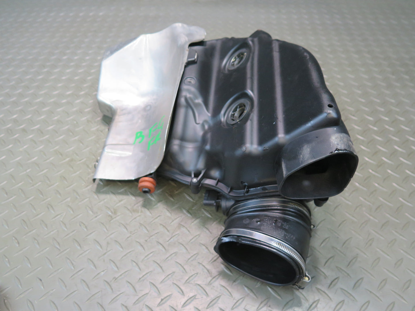 11-13 BMW F12 F10 550i N63 Right Air Intake Cleaner Filter Box w MAF Sensor OEM