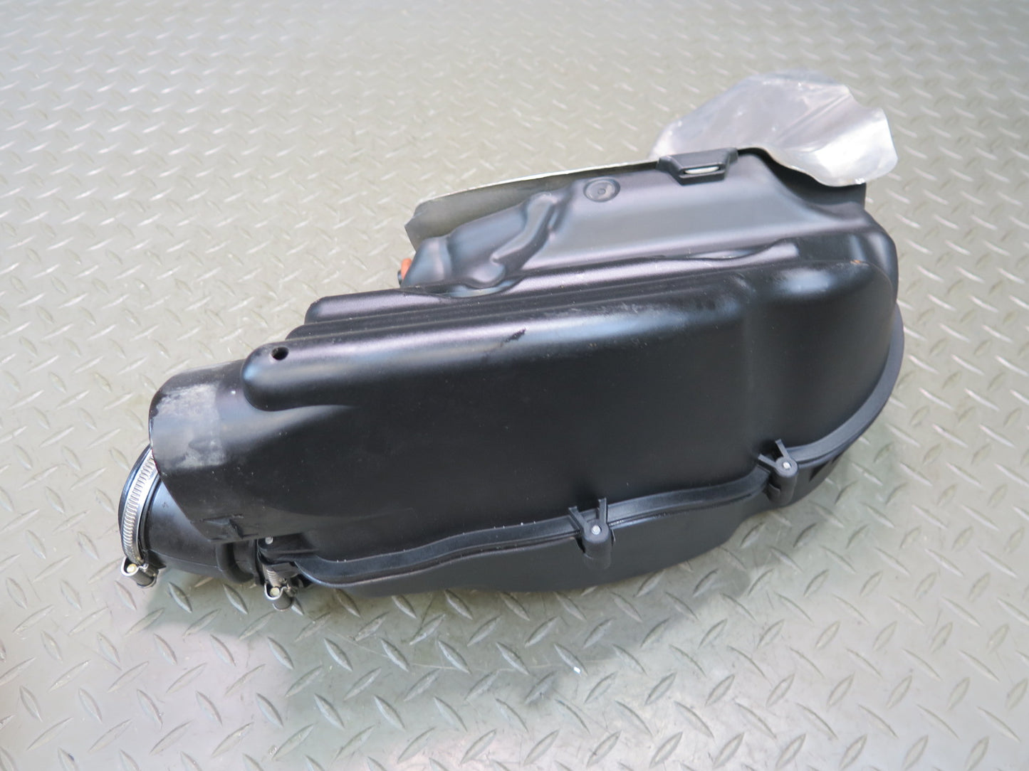 11-13 BMW F12 F10 550i N63 Right Air Intake Cleaner Filter Box w MAF Sensor OEM