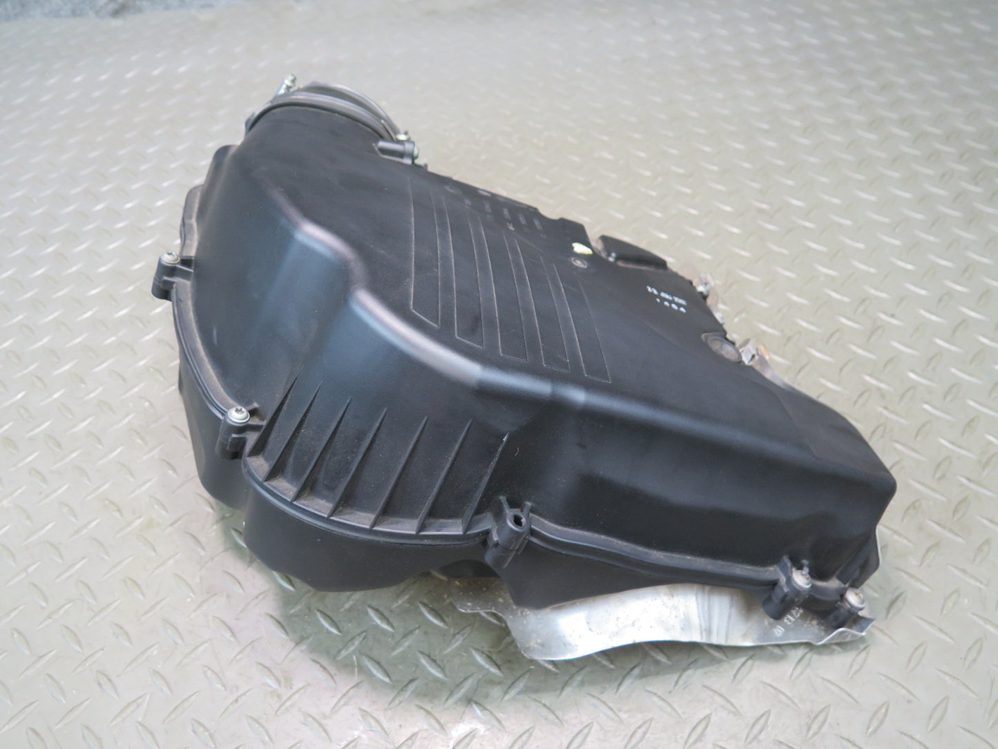 11-13 BMW F12 F10 550i N63 Left Air Intake Cleaner Filter Box w MAF Sensor OEM