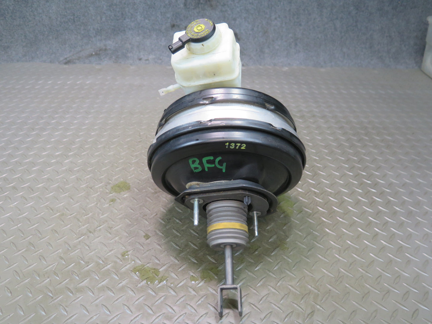 11-16 BMW F12 F13 F10 550i Brake Master Cylinder Booster Fluid Reservoir OEM