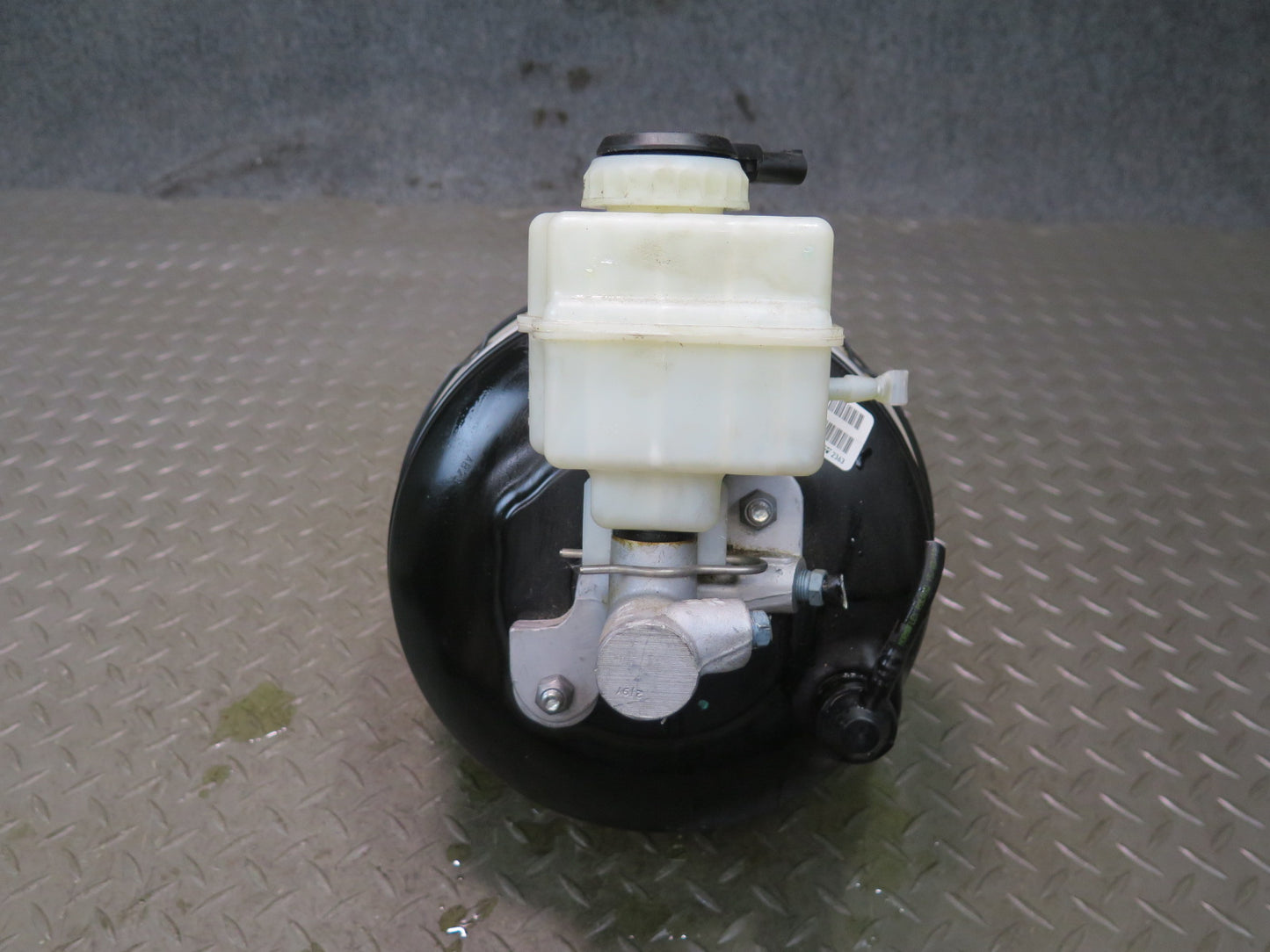 11-16 BMW F12 F13 F10 550i Brake Master Cylinder Booster Fluid Reservoir OEM
