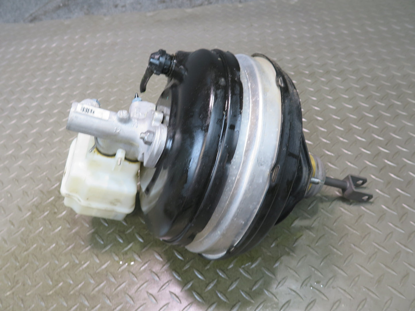 11-16 BMW F12 F13 F10 550i Brake Master Cylinder Booster Fluid Reservoir OEM