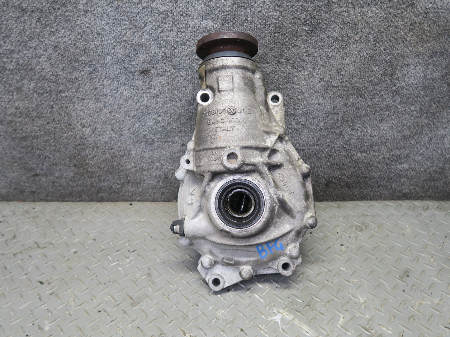 11-13 BMW F10 550iX AWD Front Differential Carrier 3.08 Ratio 7578155 OEM