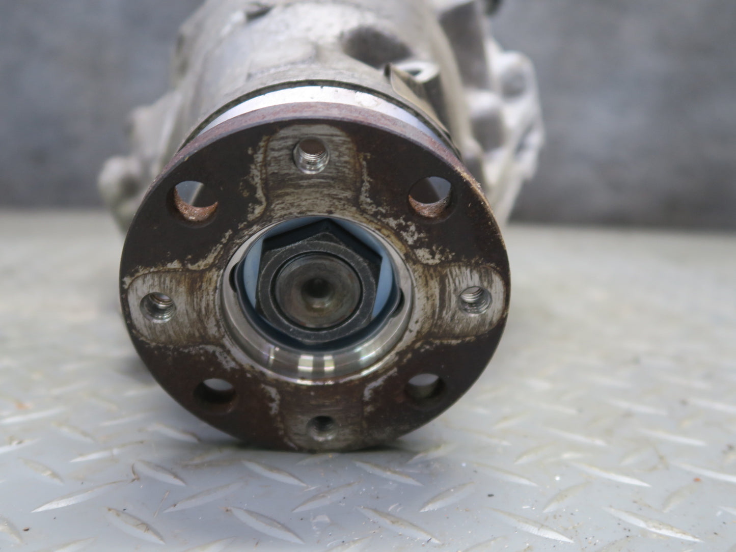 11-13 BMW F10 550iX AWD Front Differential Carrier 3.08 Ratio 7578155 OEM