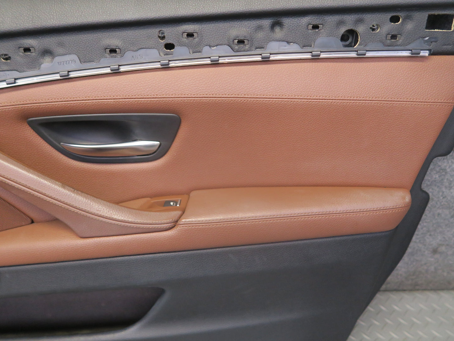 11-16 BMW F10 550i 528i 535i Front Right Door Interior Trim Panel Cover OEM